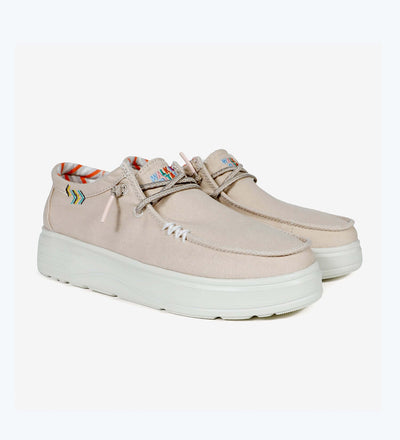 Natal Ultralight Platform Wallys with 4cm EVA sole, cotton upper, and elastic laces for women, showcasing comfort and style.