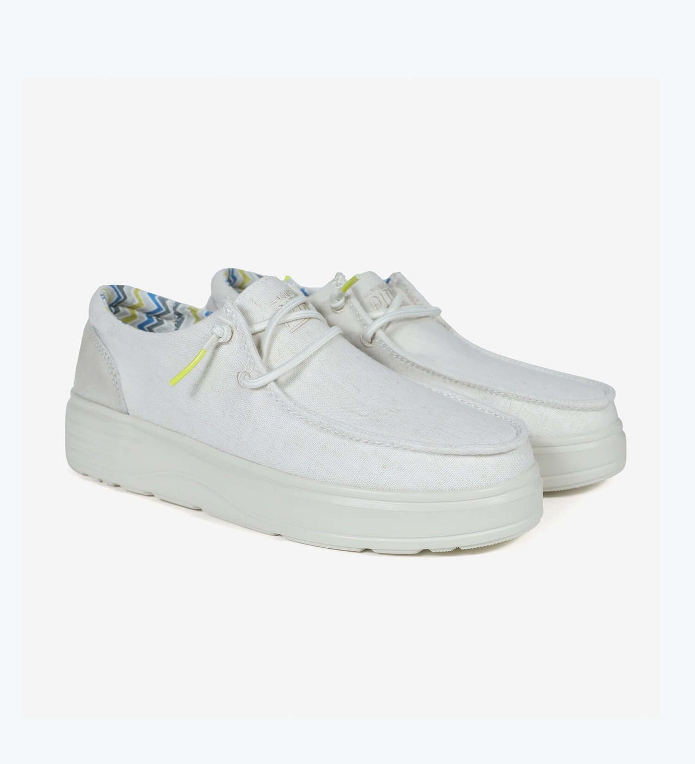 Recife Ultralight Platform Wallys in white with elastic laces and EVA sole, ideal for women's summer comfort and style.