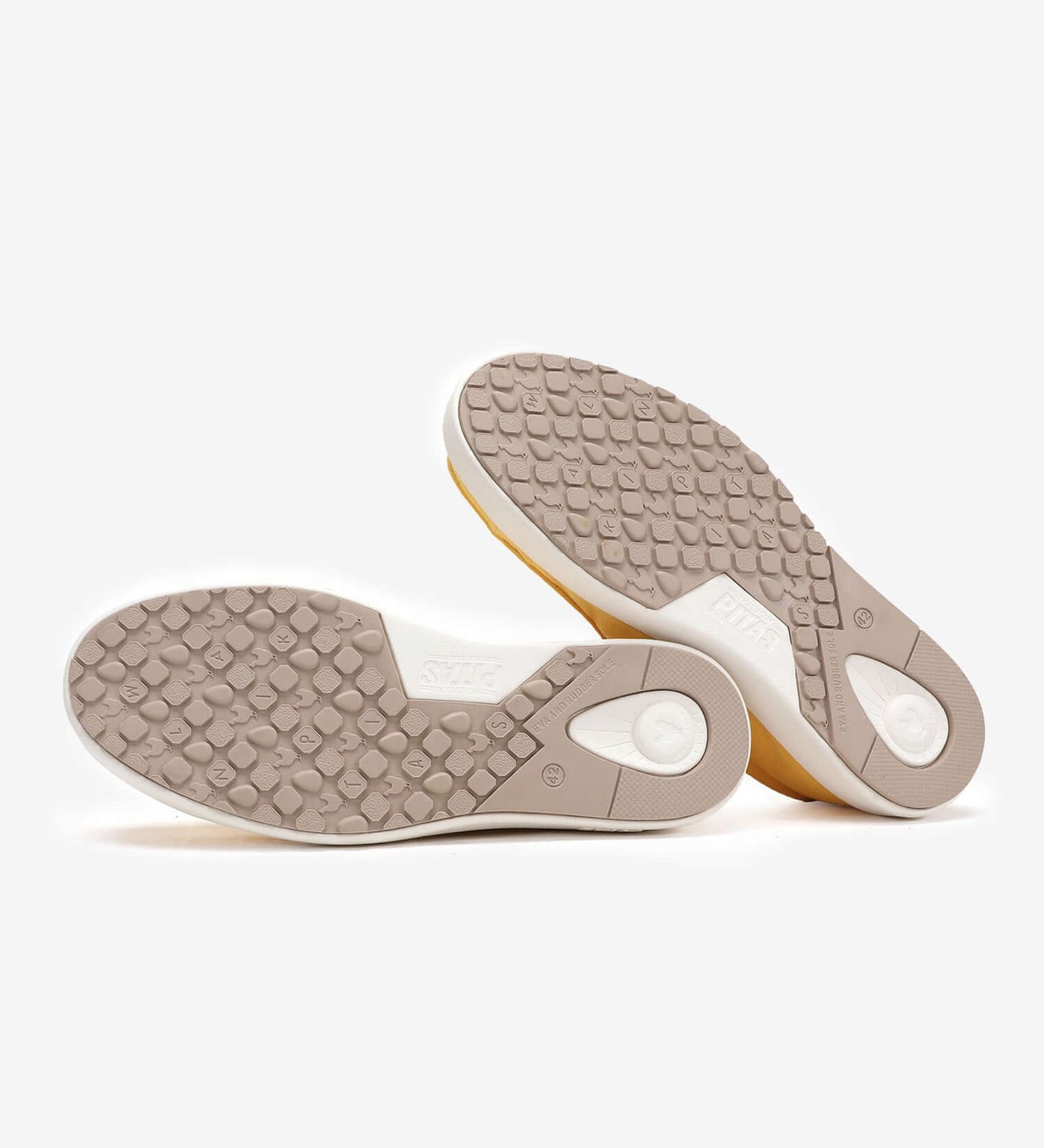 Biarritz Hi-Grip Wally shoe Pitas outsole with textured rubber grip and EVA shock absorbent sole, showcasing ultralight design.